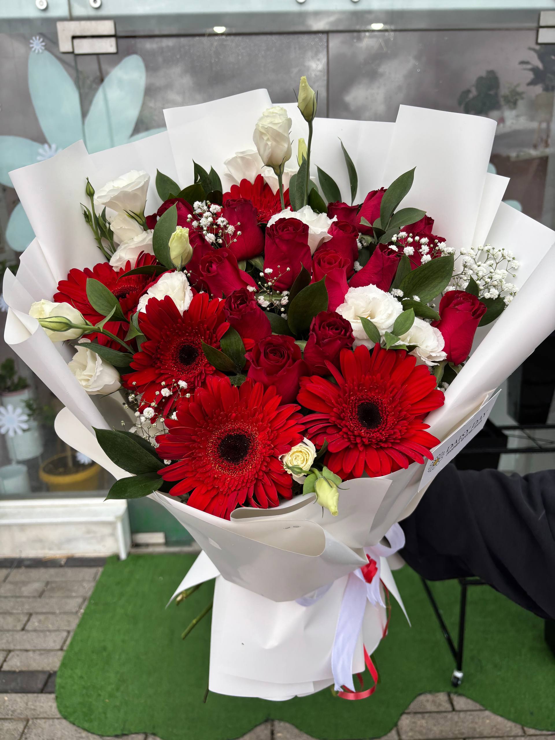 Red Tone Flower Bouquet